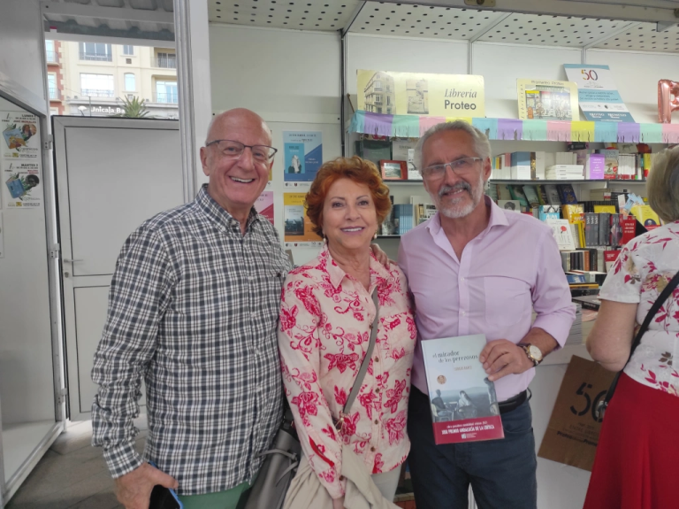 afo-mcm-y-sb-1. Con Arturo y Mari Carmen. Fotos de la presentación de "El Mirador de los Perezosos"